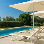 Modern Oliveti With Pool And Grill In Porec Frata