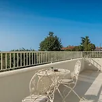 Modern Oliveti With Pool And Grill In Porec Villa Frata
