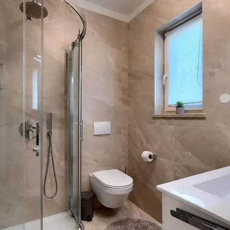 Villa Modern Oliveti With Pool And Grill In Porec