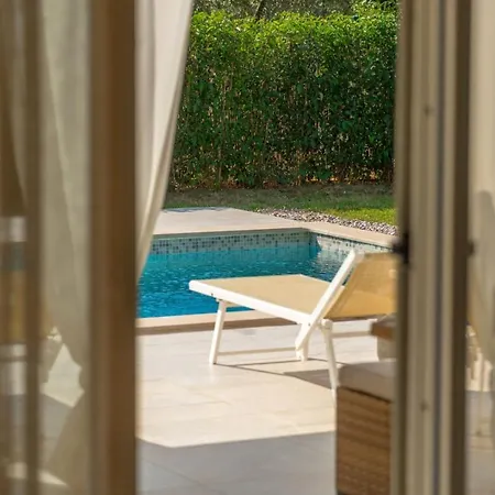 Villa Modern Oliveti With Pool And Grill In Porec Frata