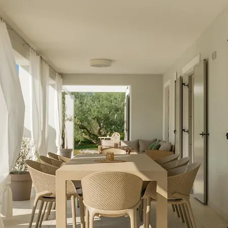 Villa Modern Oliveti With Pool And Grill In Porec