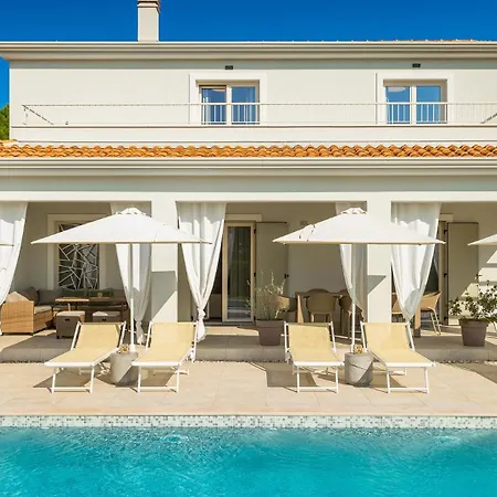 Modern Oliveti With Pool And Grill In Porec Villa