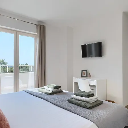 Villa Modern Oliveti With Pool And Grill In Porec