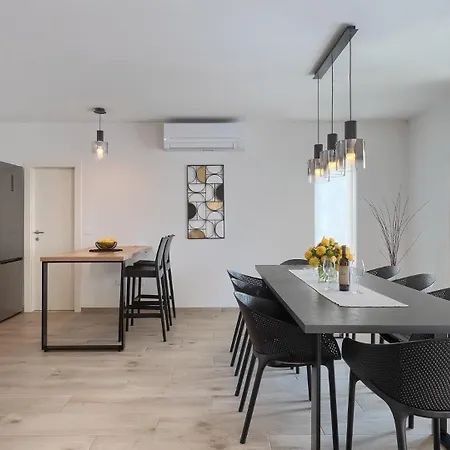 Modern Oliveti With Pool And Grill In Porec *