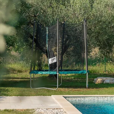 Villa Modern Oliveti With Pool And Grill In Porec *