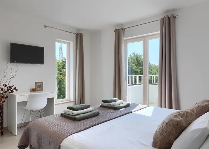Modern Oliveti With Pool And Grill In Porec Villa *