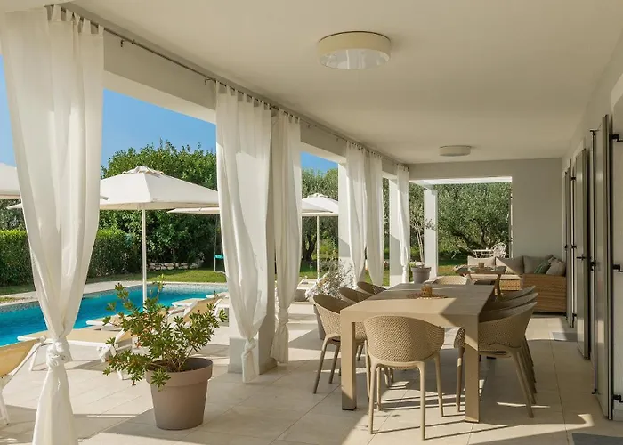 Modern Oliveti With Pool And Grill In Porec Villa Frata