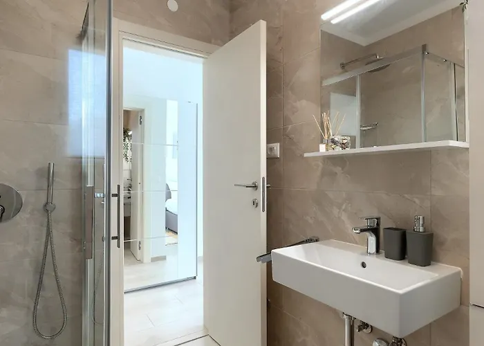Modern Oliveti With Pool And Grill In Porec *