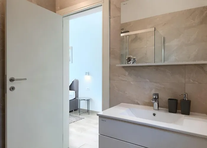 Villa Modern Oliveti With Pool And Grill In Porec