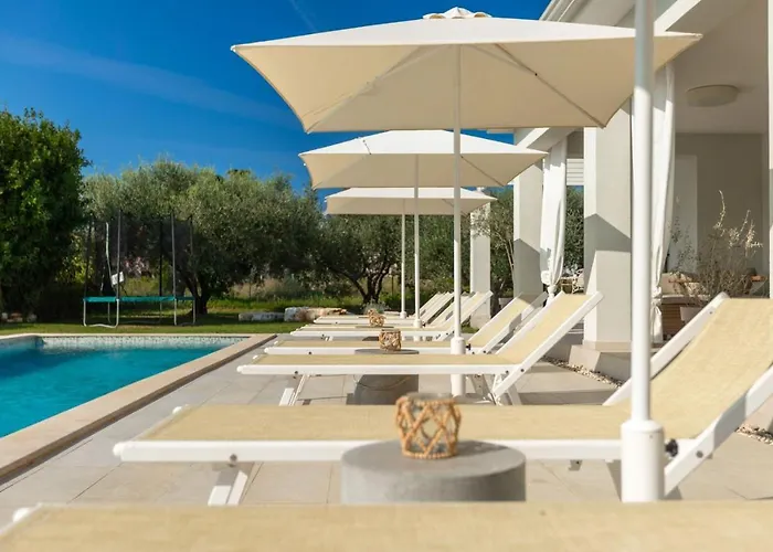 Modern Oliveti With Pool And Grill In Porec Villa *